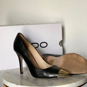 Black Aldo Heels with Gold Tip